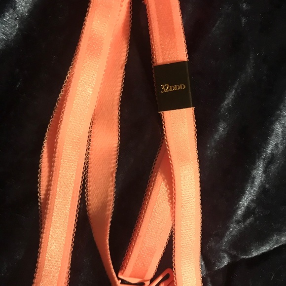 💎Victoria’s Secret 32DDD multi-way bra like new - Picture 4 of 4